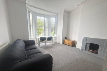 1 bed flat, 2 Lockyer Road,, Peverell, Plymouth, PL34RL - Image 2